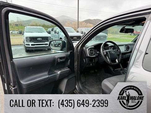 Used 2016 Toyota Tacoma TRD Sport w/ Towing Package AWD/4WD image 12