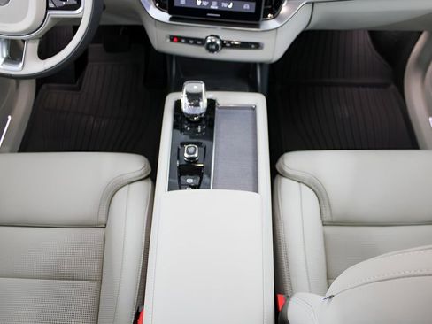 New 2026 Volvo XC90 B6 Ultra w/ Protection Package Premier image 17