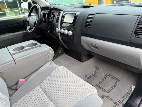 Used 2011 Toyota Tundra 4x4 Double Cab w/ Tow Pkg image 36
