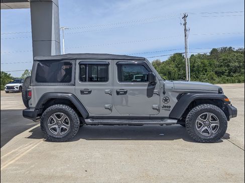 Used 2021 Jeep Wrangler Unlimited Sport AWD/4WD image 6