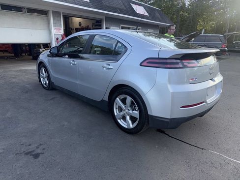 Used 2014 Chevrolet Volt FWD image 17