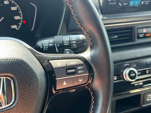 Used 2025 Honda Pilot TrailSport image 17