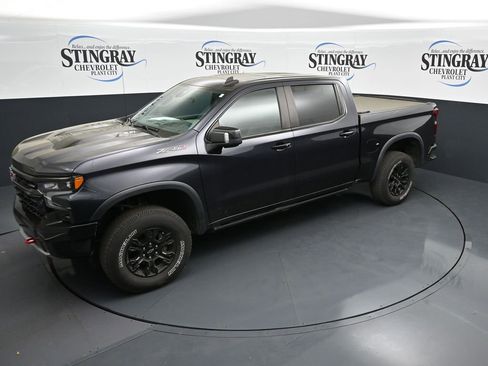 Used 2022 Chevrolet Silverado 1500 ZR2 w/ Technology Package image 11