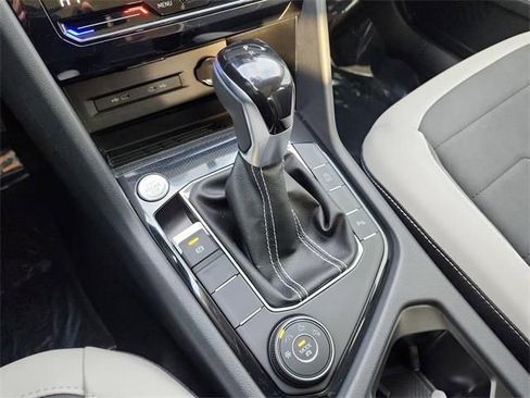 New 2026 Volkswagen Taos SE image 22