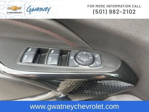 Used 2025 Chevrolet Trax RS w/ Driver Confidence Package image 20