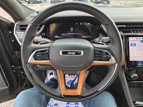 Used 2023 Jeep Grand Cherokee L Summit AWD/4WD image 9