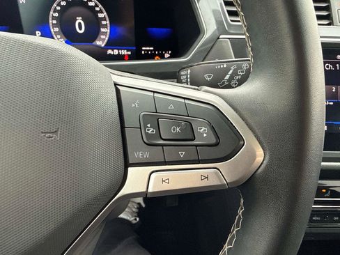 Used 2022 Volkswagen Tiguan SE image 28