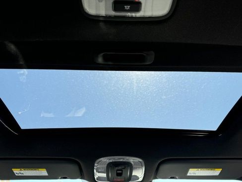 Used 2025 Hyundai Elantra Limited image 6