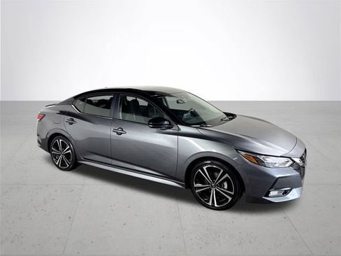 Used 2022 Nissan Sentra SR w/ Electronics Package FWD image 2