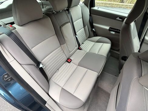Used 2006 Volvo V50 2.4i image 24