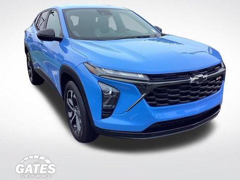Used 2024 Chevrolet Trax RS FWD image 1