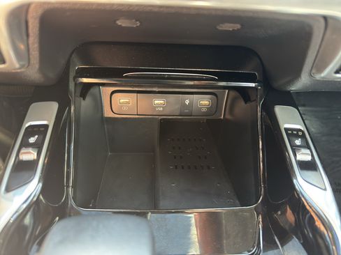 Used 2023 Kia Sorento SX AWD/4WD image 35