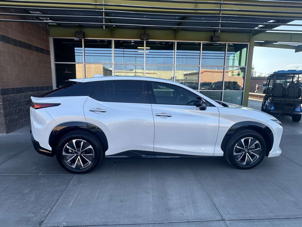 Used 2024 Lexus RZ 450e Premium AWD/4WD image 7