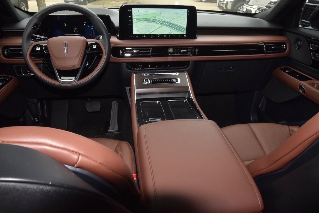 New 2027 Lincoln Aviator Reserve w/ Jet Appearance Package RWD image 17