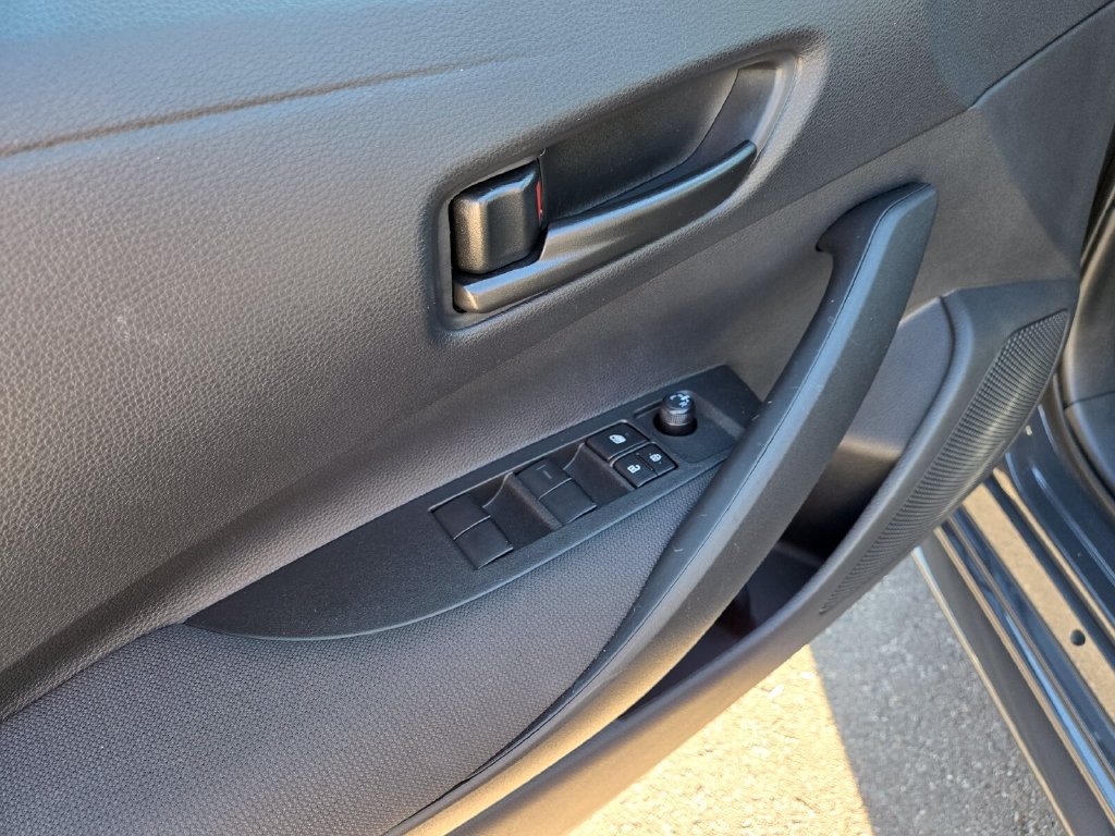 Used 2026 Toyota Corolla LE FWD image 12
