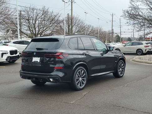 New 2026 BMW X5 xDrive40i w/ Executive Package image 3