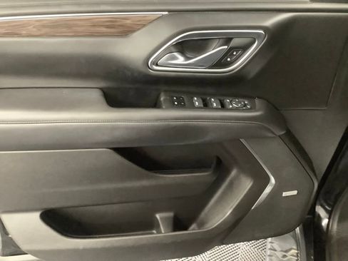 Used 2021 Chevrolet Suburban Z71 w/ Luxury Package AWD/4WD image 10