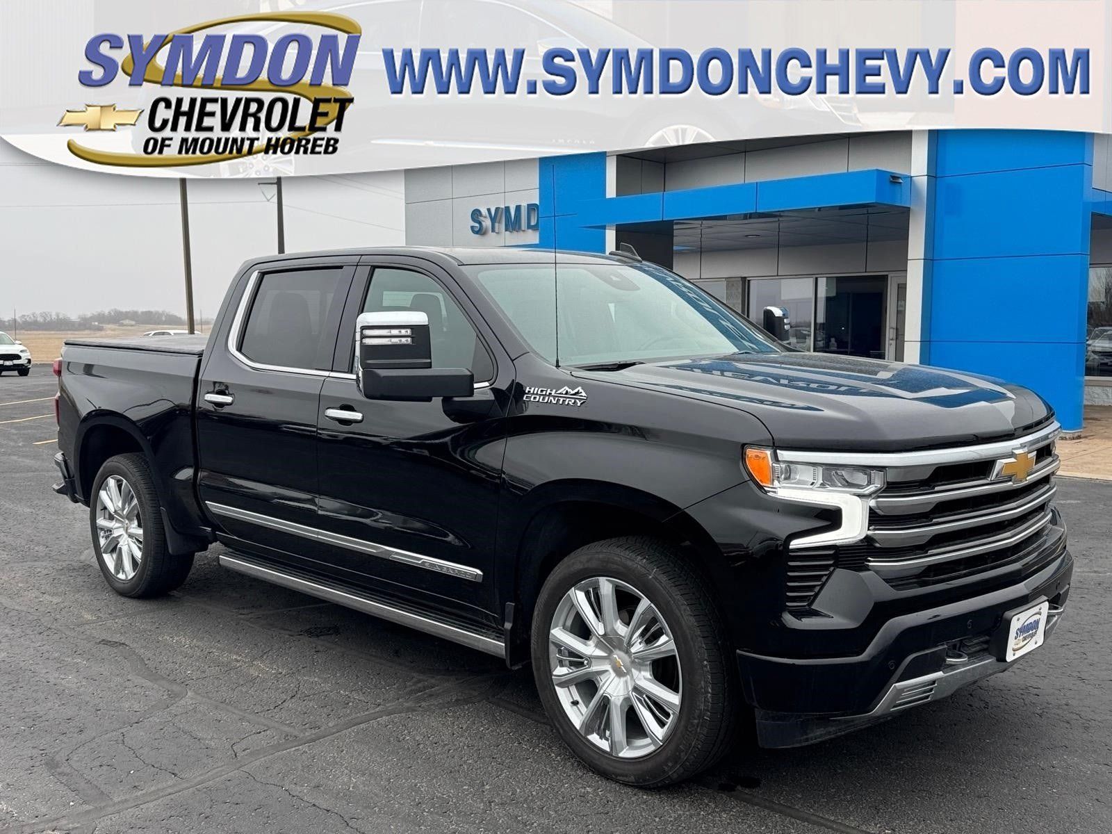 Used 2025 Chevrolet Silverado 1500 High Country w/ High Country Premium Package AWD/4WD image 1