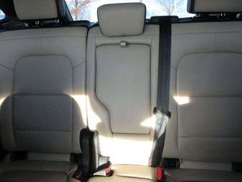 Used 2022 Ford Escape Titanium image 21