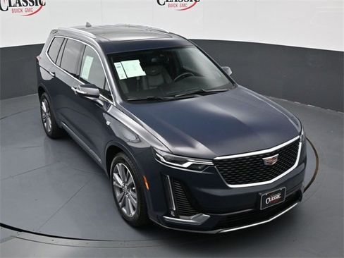 Used 2025 Cadillac XT6 Premium Luxury image 21