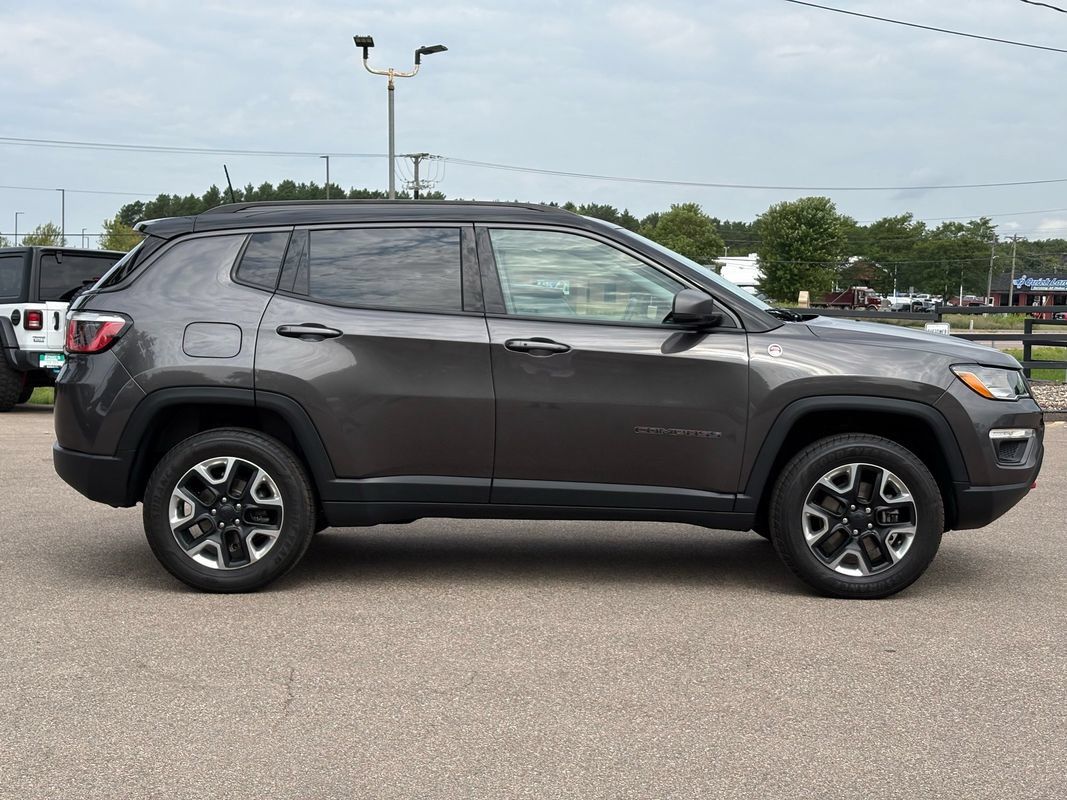 Used 2018 Jeep Compass Trailhawk w/ Cold Weather Group AWD/4WD image 9