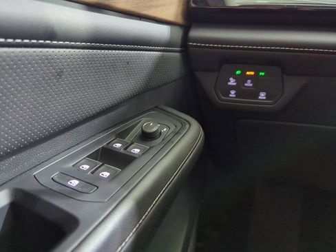 Used 2024 Volkswagen Atlas SE image 20