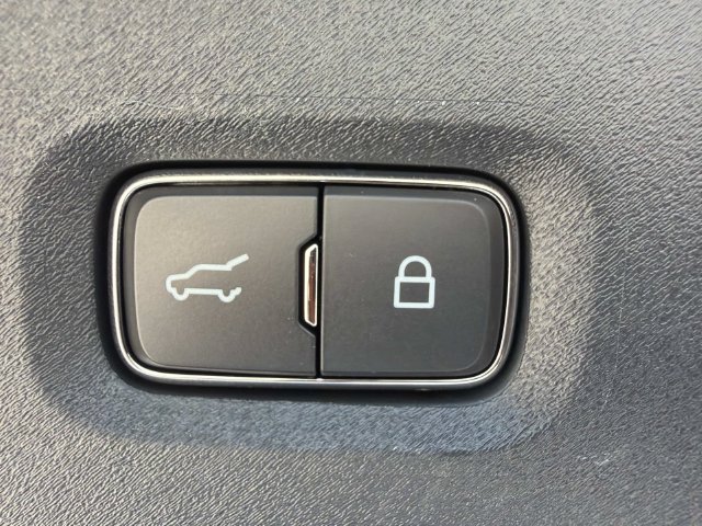 Used 2025 Ford Expedition Max Platinum AWD/4WD image 22