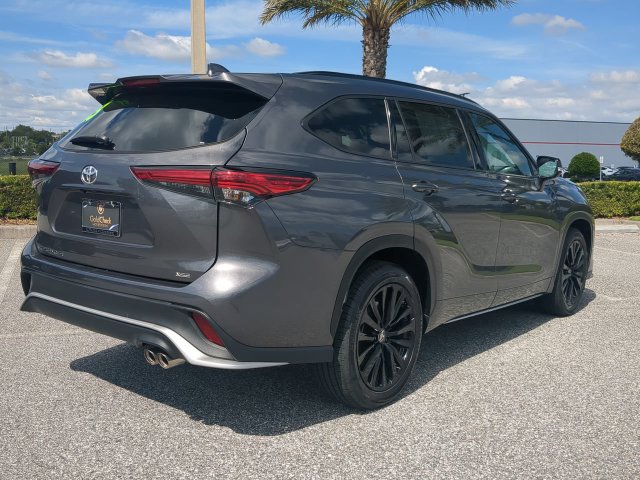 Used 2023 Toyota Highlander XSE FWD image 4