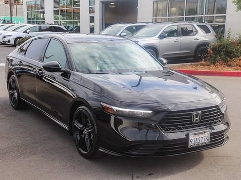 Used 2023 Honda Accord Sport image 3