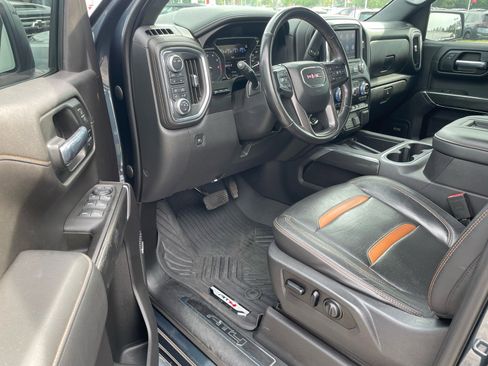 Used 2020 GMC Sierra 1500 AT4 w/ Technology Package AWD/4WD image 4