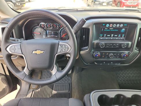 Used 2018 Chevrolet Silverado 1500 LT w/ LT Eassist Package RWD image 11