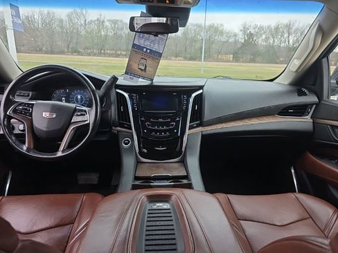 Used 2020 Cadillac Escalade Premium Luxury image 13