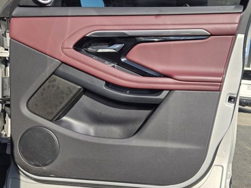 Used 2021 Land Rover Range Rover Evoque SE image 24