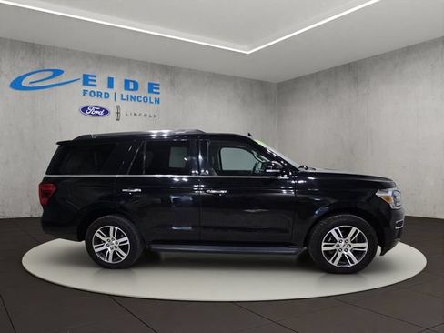Used 2024 Ford Expedition Limited AWD/4WD image 7
