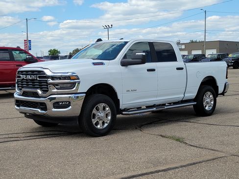 Used 2026 RAM 2500 Big Horn AWD/4WD image 2