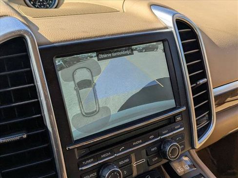Used 2014 Porsche Cayenne AWD/4WD image 14