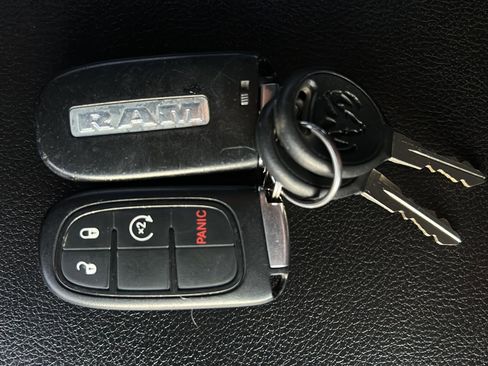 Used 2014 RAM 3500 Laramie image 39