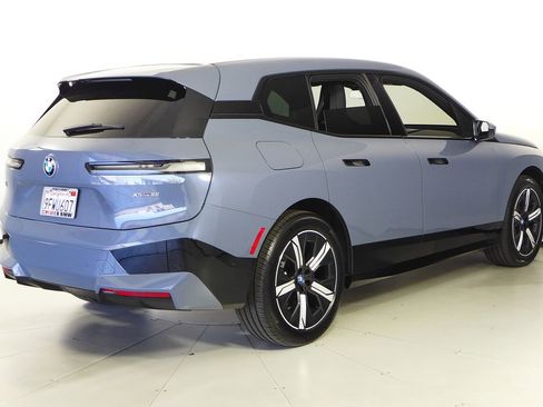 Used 2023 BMW iX xDrive50 w/ Sport Package AWD/4WD image 6