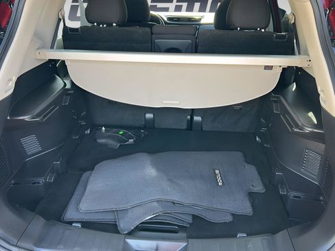 Used 2018 Nissan Rogue SV AWD/4WD image 11