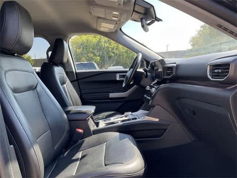 Used 2023 Ford Explorer Limited w/ Equipment Group 301A image 18