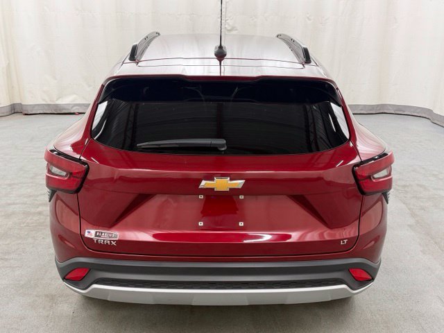 Used 2025 Chevrolet Trax LT FWD image 7