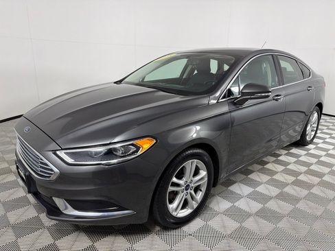 Used 2018 Ford Fusion SE image 8