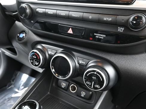 Certified 2024 Hyundai Venue SEL FWD image 21