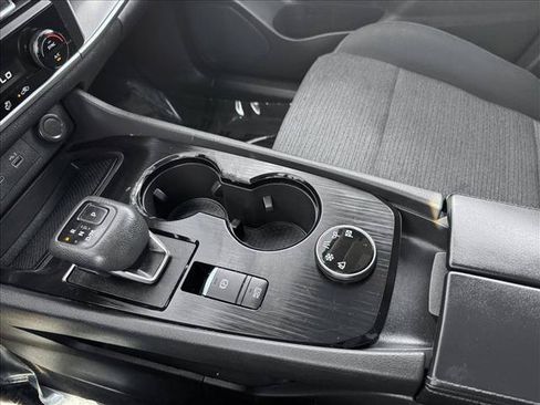 Used 2023 Nissan Rogue SV AWD/4WD image 16
