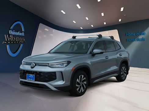 Certified 2025 Volkswagen Tiguan S image 8