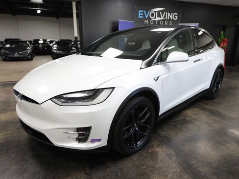Used 2018 Tesla Model X 100D image 4