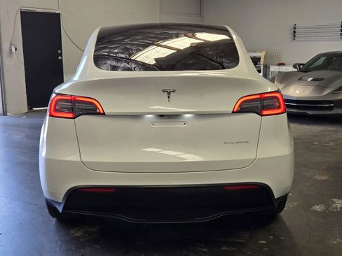 Used 2023 Tesla Model Y AWD image 3
