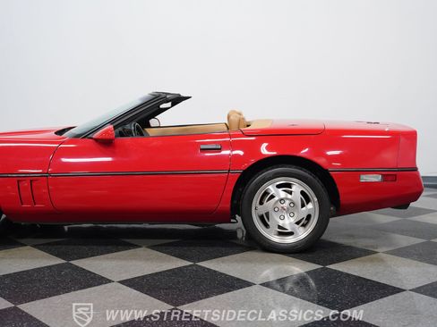 Used 1990 Chevrolet Corvette Convertible RWD image 25
