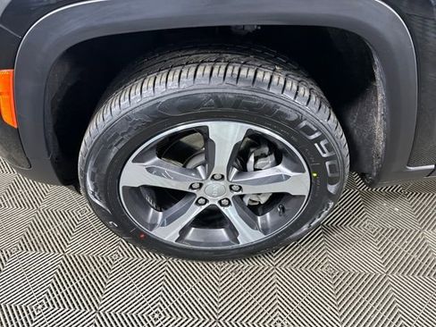 Used 2023 Jeep Grand Cherokee 4WD 4xe image 10