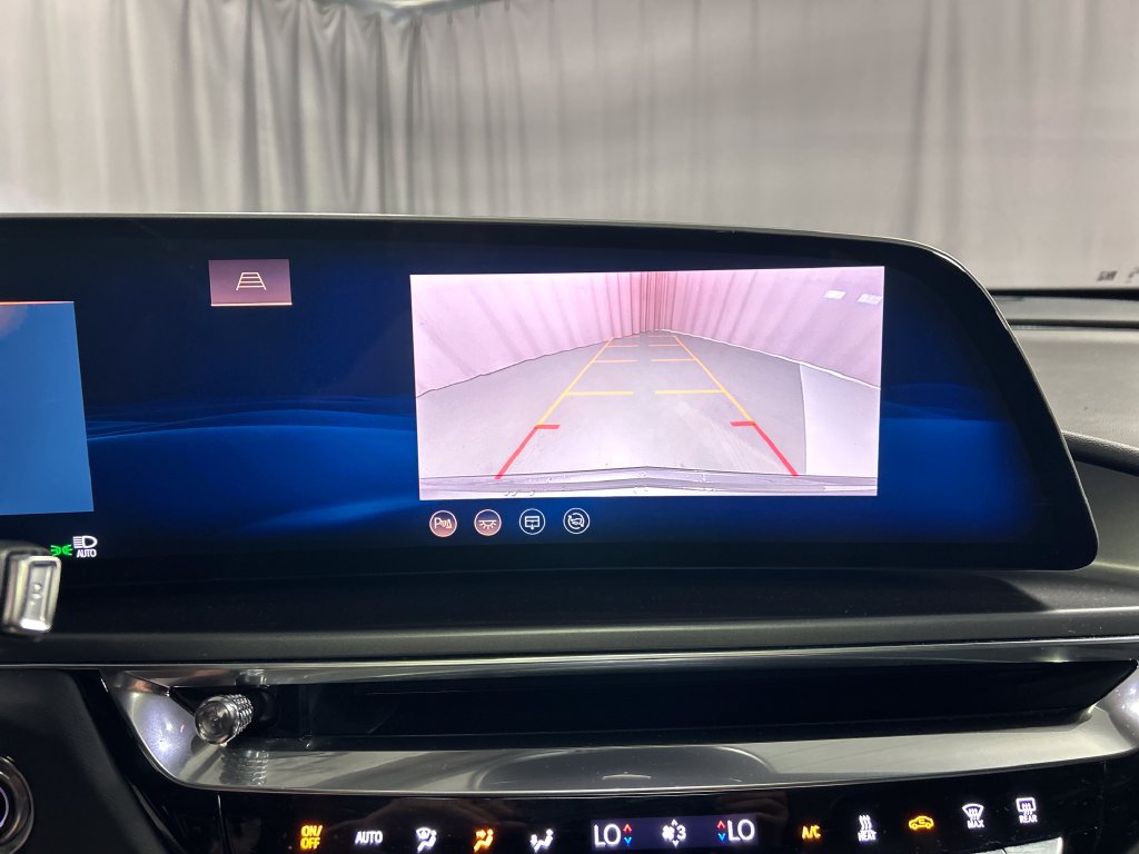 Used 2024 Cadillac Lyriq Tech RWD image 17